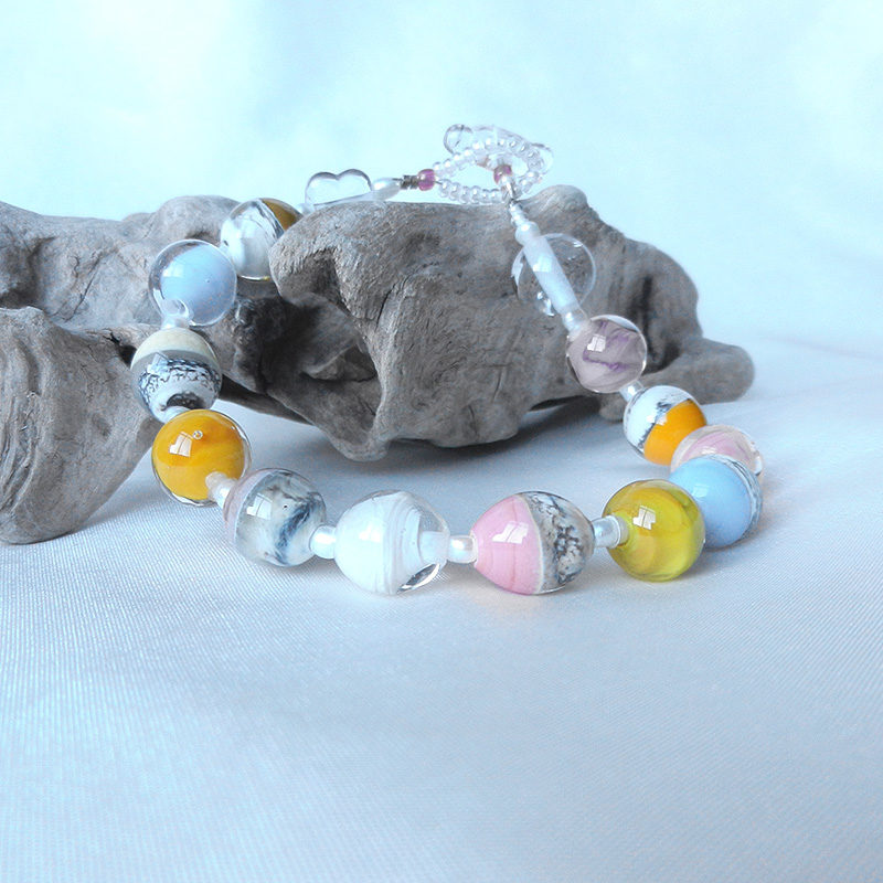 Armband mit runden Glasperlen,elfenbunt, handgefertigt,muranoglas,schmuckesglas