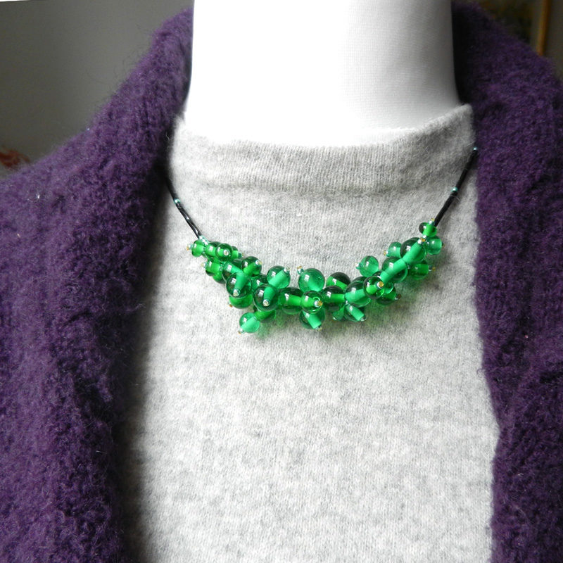 Halskette mit grünen Glasperlen,metallfrei