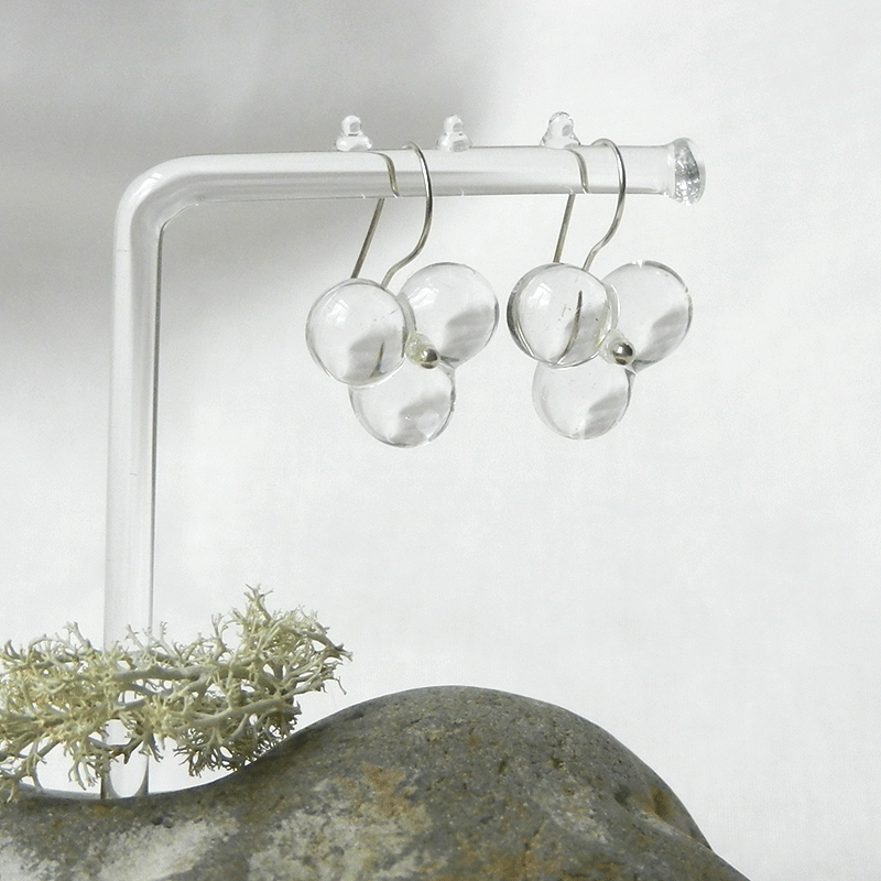 glasperlenohrring aus transparentem muranoglas,handgefertigtes unikat von schmuckes glas,silber