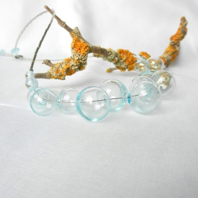Mundgeblasene glasperlenkette, Collier mit hellblauen glasperlen, Unikat von schmuckes Glas, mit Silberperlen