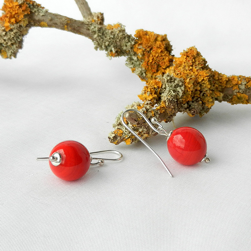 Rote Perlen Ohrringe, silber ohrringe mit roten Kugeln, rote glasperlen, handgemacht von schmuckes Glas