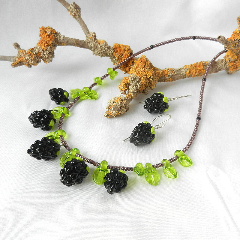 Ohrringe Brombeeren, Glasperlen Ohrringe, Obstschmuck, Silberorhrring, Halskette und Ohrringe mit schwarzen Brombeeren