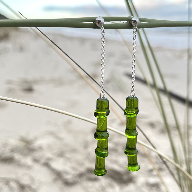 Ohrhänger grüner Bambus aus Glas, lange Ohrringe in Silber, handgefertigte Unikate