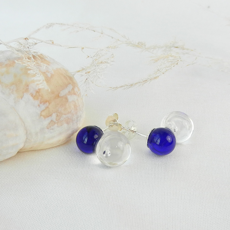 Silberohrring mit handgefertiogter doppelter Glasperle. Glaskugel in blau und durchsichtig, zweiteilig, Unikat